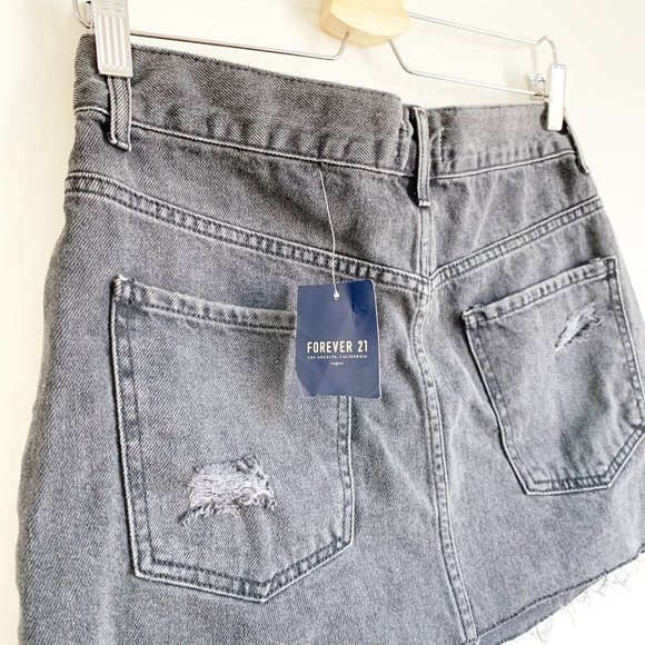 FOREVER 21 | BLACK DISTRESS MINI DENIM SKIRT - Picture 3 of 7